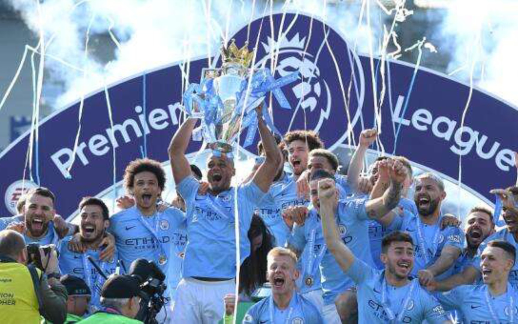 队的中流砥 队的中流砥